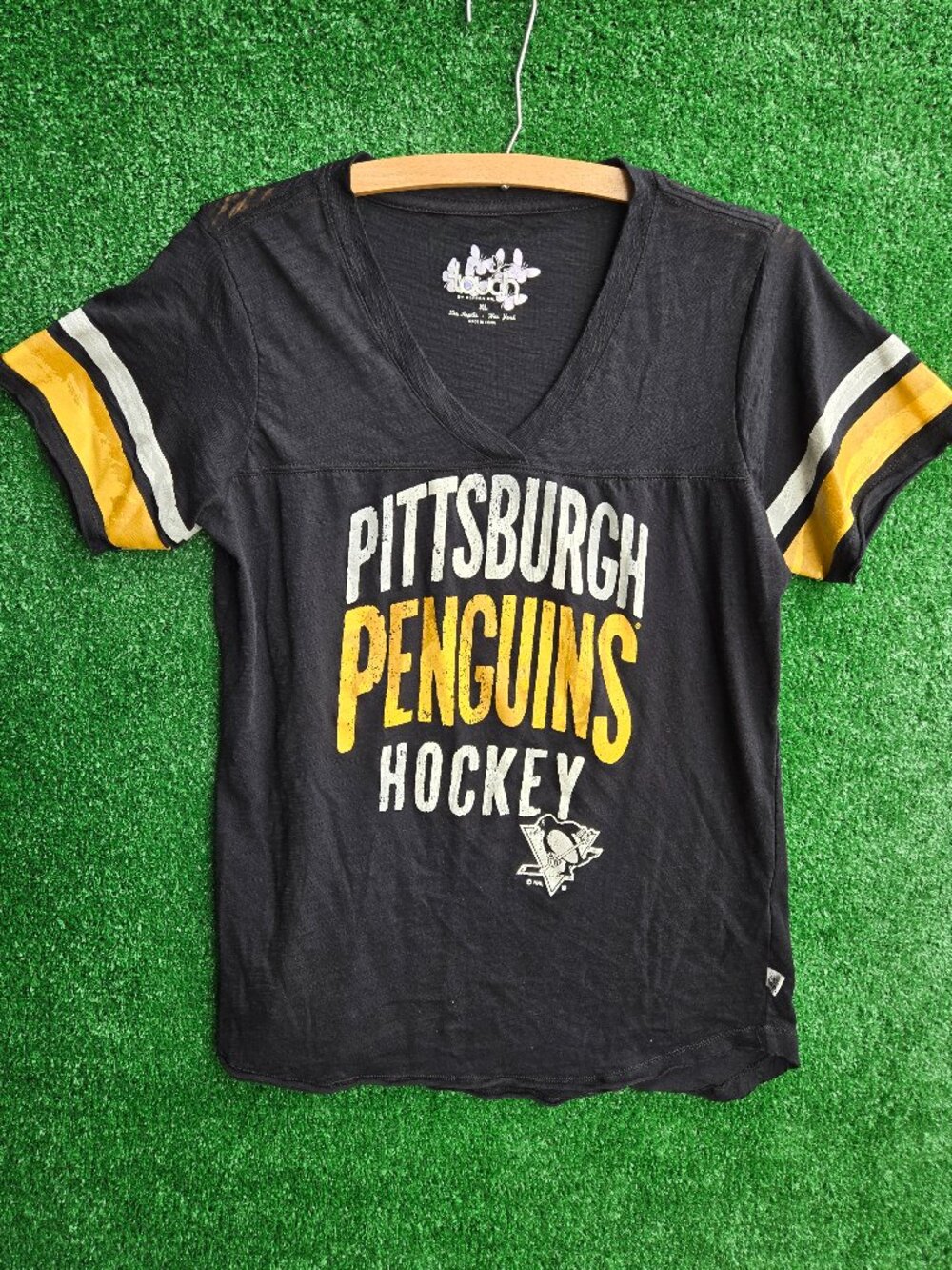 NHL Pittsburgh Penguins Women's V-Neck T-Shirt burnout fabric